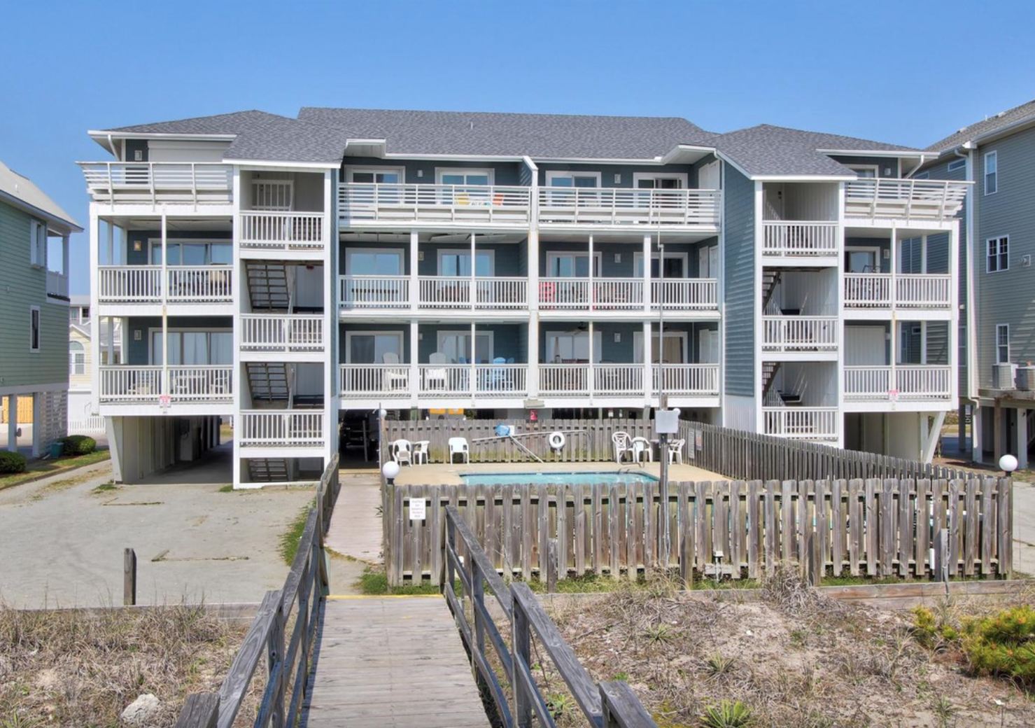 Resort Reefs IV Condos